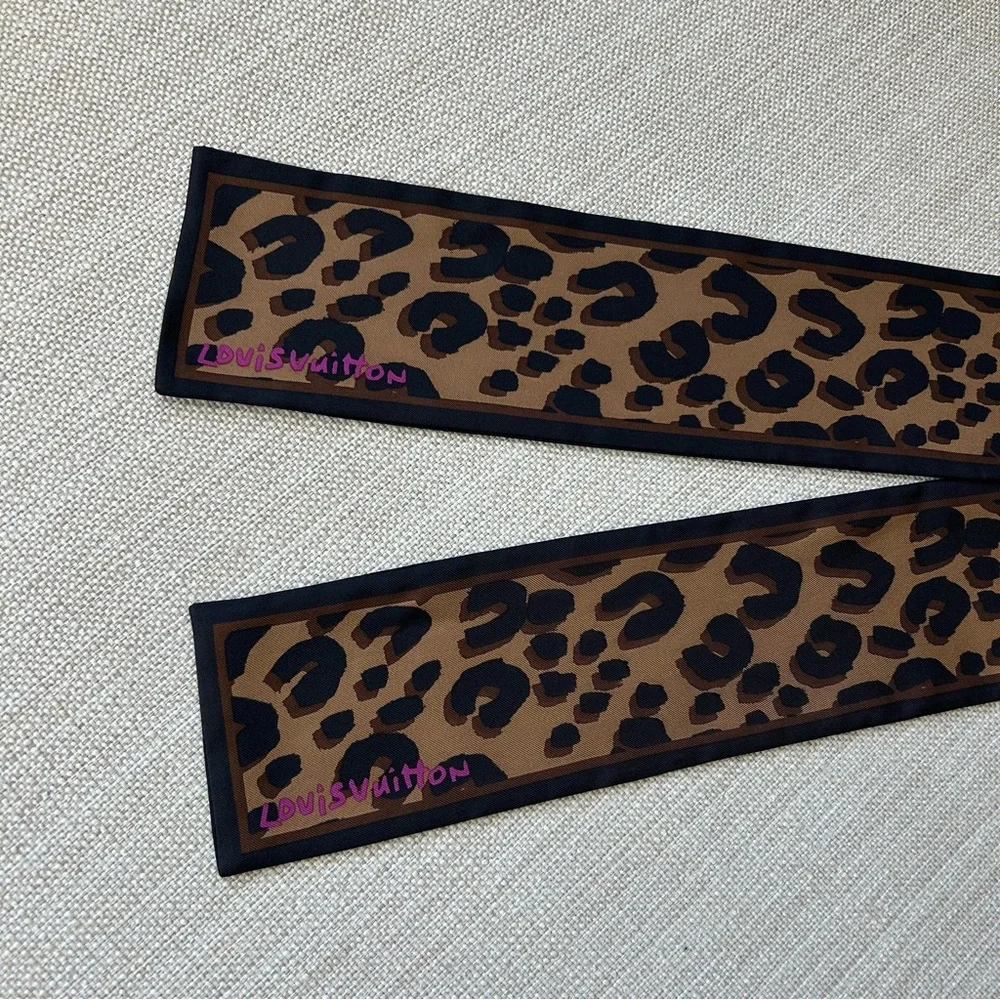 Louis Vuitton 100% Silk Scarf M 72394 Brown Black Leopard Print Bandeau Designer